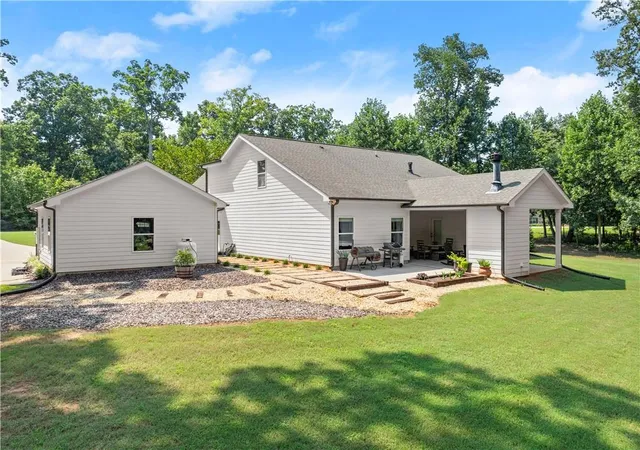 Photo 3 of Single family home for sale at 246 Emaline Ln, Jefferson, GA 30549 | MLS# 7814085 | Listing updated on 2026-08-30