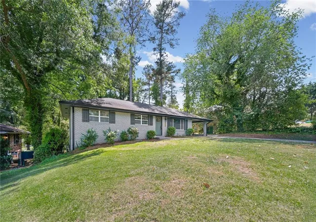Photo 4 of Single family home for sale at 3191 Gay Dr, Decatur, GA 30032 | MLS# 7755921 | Listing updated on 2026-09-22