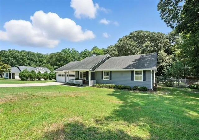 2nd image of 111 Brownsmill Dr, Grayson, GA 30017 | MLS# 7798409