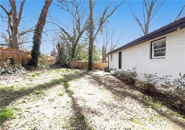 18th image of 711 Cedar Ave Nw, Atlanta, GA 30318 | MLS# 7738712