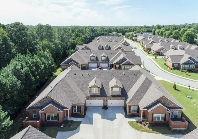 Listing Photo 3 - Condo for sale in building located at 302 Hvn Cir, Douglasville, GA 30135