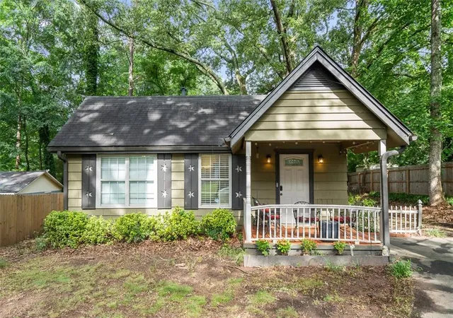 Homes for sale in Decatur, GA | 778 Mclendon Dr, Decatur, GA 30079 | MLS# 7759088