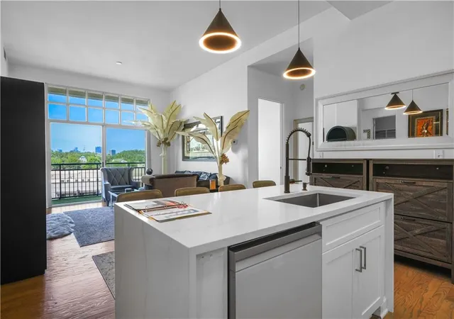 image of 711 Cosmopolitan Dr Ne #815, Atlanta, GA 30324 | MLS# 7747418