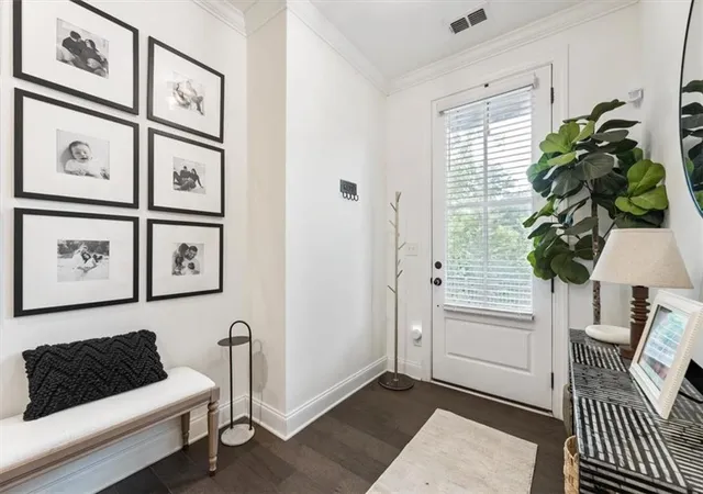 2nd image of 6579 Beacon Dr #327, Sandy Springs, GA 30328 | MLS# 7804709