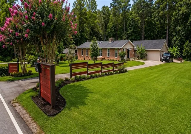 3rd image of 238 W Wedgewood Cir, Newnan, GA 30263 | MLS# 7812427