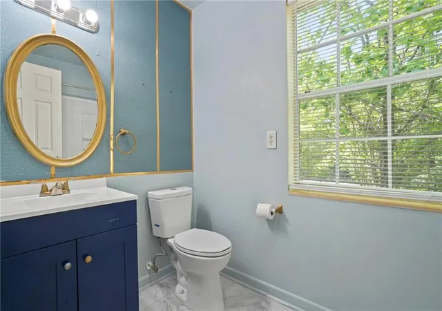 Listing Photo 2 - Condo for sale in building located at 6584 Sleepy Holw Ln, Morrow, GA 30260