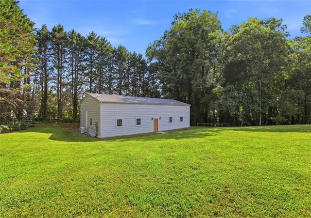 4th image of 527 N Mize Rd N, Mount Airy, GA 30563 | MLS# 7803214