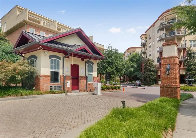2nd image of 200 River Vista Dr #302, Atlanta, GA 30339 | MLS# 7778591