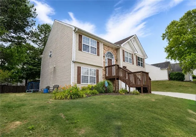 Photo 1 of Sale Pending at 912 Kendall Park Dr, Winder, GA 30680 | MLS# 7762615 | Listing updated on 2026-09-22