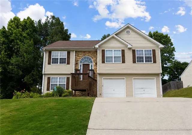 Photo 2 of Sale Pending at 912 Kendall Park Dr, Winder, GA 30680 | MLS# 7762615 | Listing updated on 2026-09-22