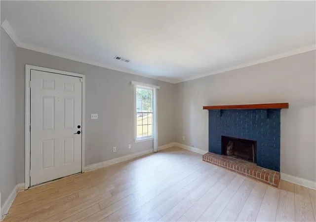 Listing Photo 4 - Condo for sale in building located at 2777 Northwood Ct SW, Marietta, GA 30060