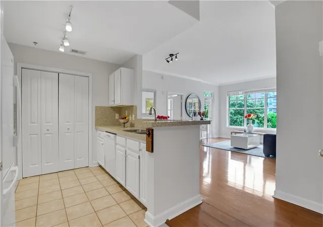 Photo 2 of Condo for sale at 1101 Juniper St Ne #413, Atlanta, GA 30309 | MLS# 7828841 | Listing updated on 2026-08-30
