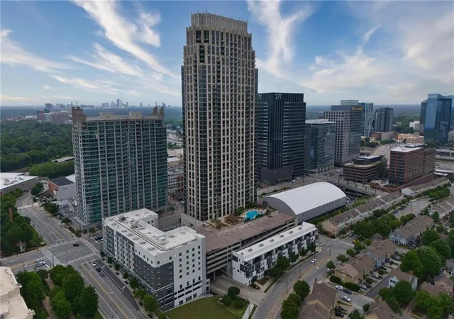 2nd image of 390 17Th St Nw, Atlanta, GA 30363
