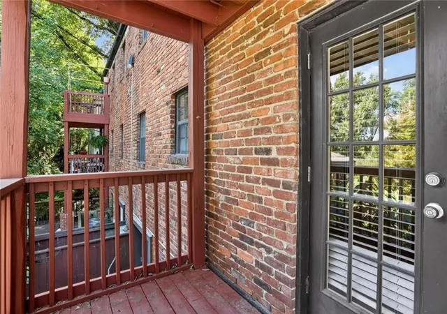 2nd image of 890 Glendale Ter Ne, Atlanta, GA 30309