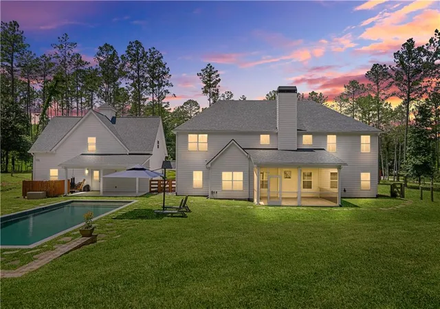 Photo 2 of Single family home for sale at 695 Dead Oak Rd, Senoia, GA 30276 | MLS# 7828994 | Listing updated on 2026-08-29