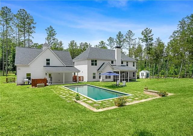 Photo 3 of Single family home for sale at 695 Dead Oak Rd, Senoia, GA 30276 | MLS# 7828994 | Listing updated on 2026-08-29
