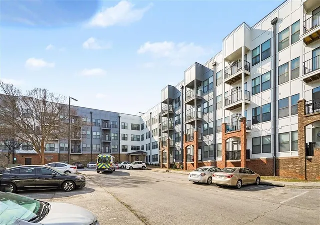 2nd image of 898 Oak St Sw #3422, Atlanta, GA 30310 | MLS# 7738830