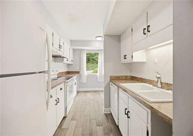 Photo 3 of Condo for sale at 2912 Torreya Way Se, Marietta, GA 30067 | MLS# 7812415 | Listing updated on 2026-09-12