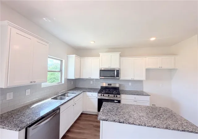 2nd image of 2048 Massey Ln, Winder, GA 30680 | MLS# 7817501
