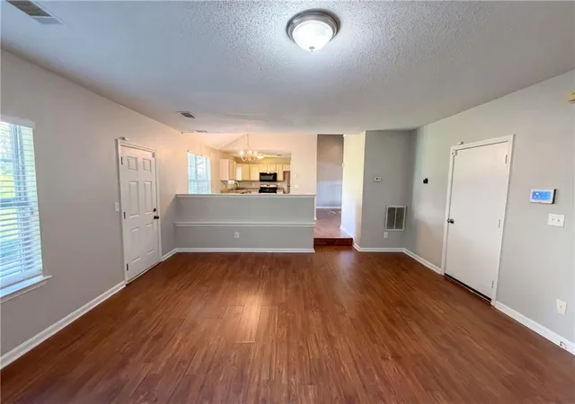 3rd image of 3045 Stonebridge Creek Dr, Lithonia, GA 30058 | MLS# 7791760