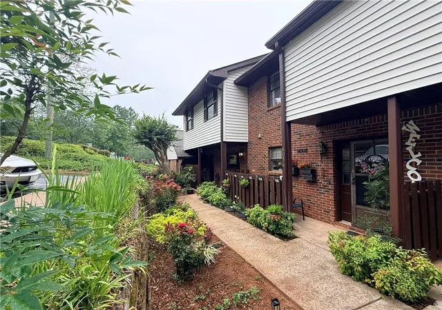 Photo 3 of Townhouse for sale at 6036 Wintergreen Rd, Norcross, GA 30093 | MLS# 7815438 | Listing updated on 2026-08-07