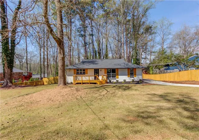 Photo 1 of Sale Pending at 207 Cedar Way Se, Marietta, GA 30060 | MLS# 7733344 | Listing updated on 2026-09-17