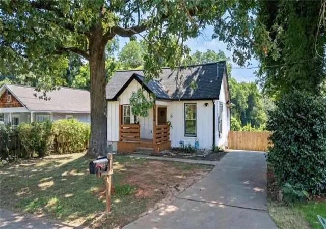 Photo 3 of Single family home for sale at 2352 Herring Rd, Atlanta, GA 30311 | MLS# 7802142 | Listing updated on 2026-09-08