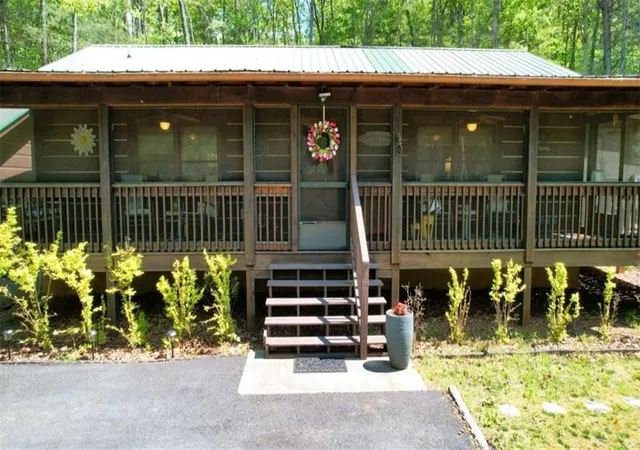 1st image of 210 Shade Tree Ln, Mineral Bluff, GA 30559 | MLS# 7763015