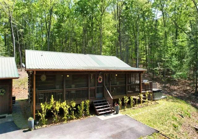 2nd image of 210 Shade Tree Ln, Mineral Bluff, GA 30559 | MLS# 7763015