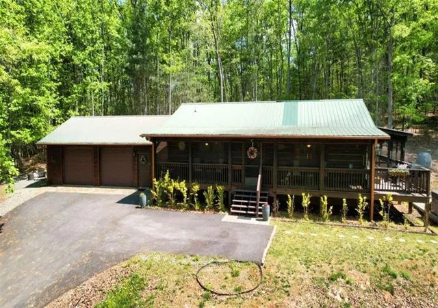3rd image of 210 Shade Tree Ln, Mineral Bluff, GA 30559 | MLS# 7763015