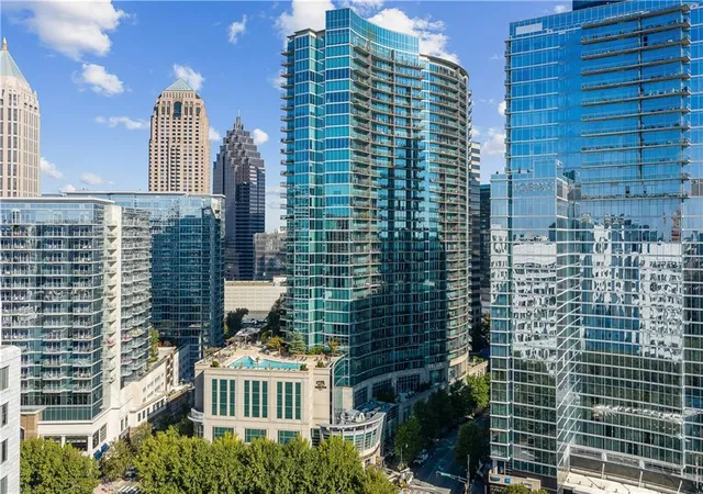Listing Photo 2 - Condo for sale in building located at 1080 Peachtree St Ne, Atlanta, GA 30309 - Unit #3215