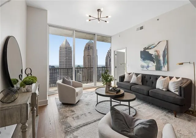 Listing Photo 4 - Condo for sale in building located at 1080 Peachtree St Ne, Atlanta, GA 30309 - Unit #3215