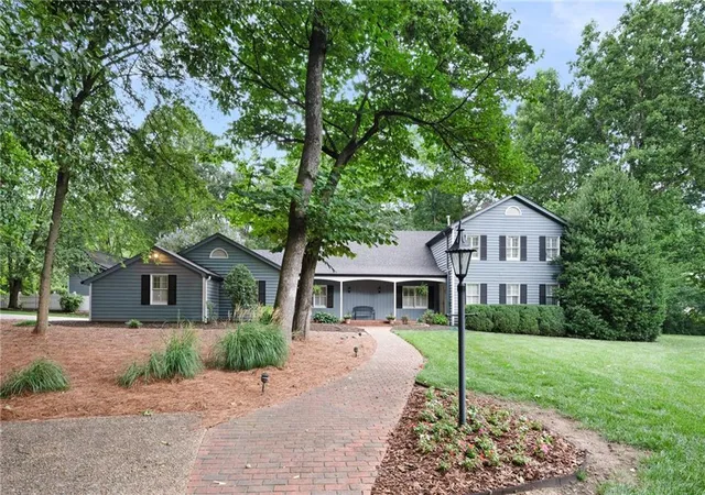 3rd image of 1904 Rena Ln, Dalton, GA 30720 | MLS# 7787690