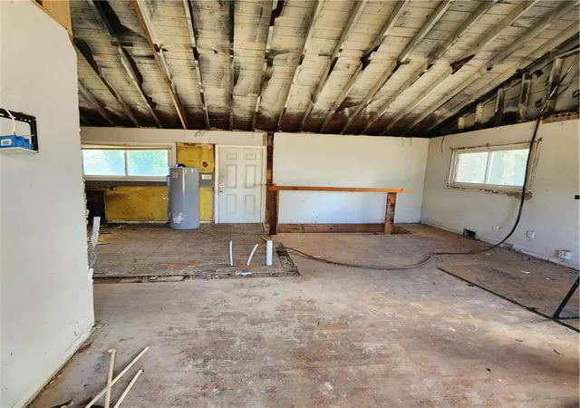 2nd image of 2125 Glendale Dr, Decatur, GA 30032 | MLS# 7740843