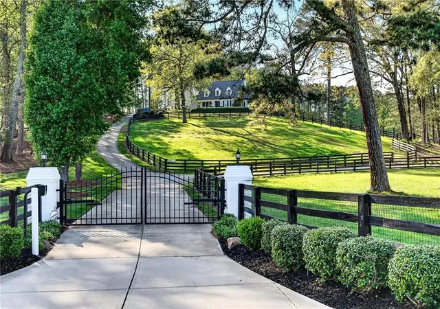 2nd image of 565 Old Lathemtown Road, Canton, GA 30115 | MLS# 7760736