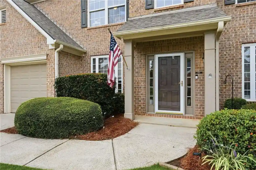 Photo 4 of Single family home for sale at 5165 Huntington Crst Ln, Cumming, GA 30040 | MLS# 7819108 | Listing updated on 2026-10-28