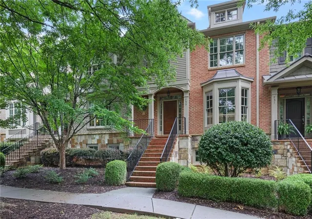 Townhouse for sale at 755 Mountain View Ter NW, Marietta, GA 30064 | MLS# 7789851