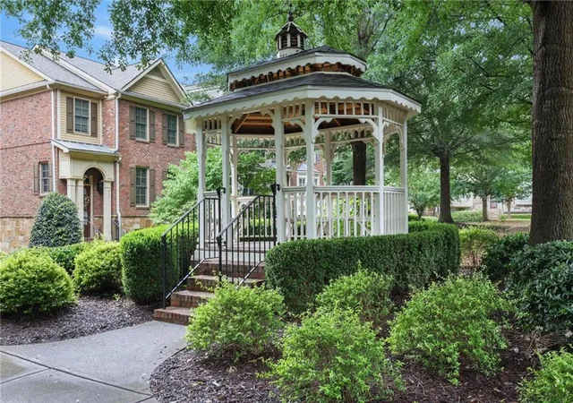 Photo 4 of Sale Pending at 755 Mountain View Ter NW, Marietta, GA 30064 | MLS# 7789851 | Listing updated on 2026-09-19