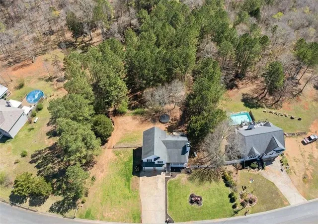 Photo 3 of Sale Pending at 70 Cedar Crk Xing, Cedartown, GA 30125 | MLS# 7809570 | Listing updated on 2026-10-07