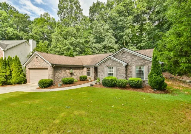 Photo 1 of Sale Pending at 2044 Lantern Dr, Jefferson, GA 30549 | MLS# 7805918 | Listing updated on 2026-09-11