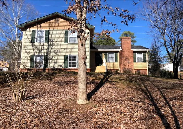 Photo 2 of Single family home for sale at 570 Pine Ridge Trl, Conyers, GA 30094 | MLS# 7716286 | Listing updated on 2026-09-01