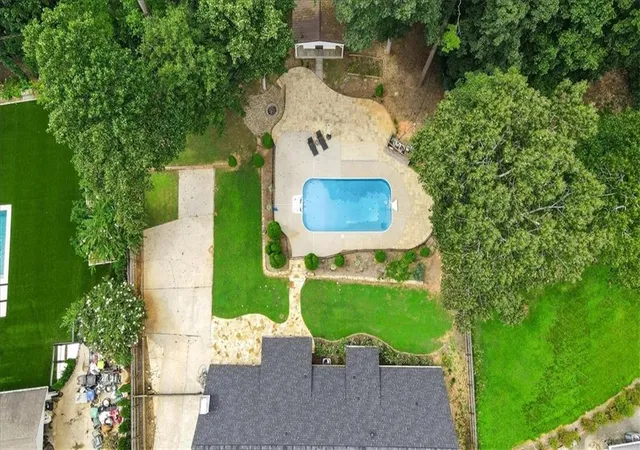 Photo 27 of Sale Pending at 620 Spalding Dr, Sandy Springs, GA 30328 | MLS# 7805291 | Listing updated on 2026-08-27
