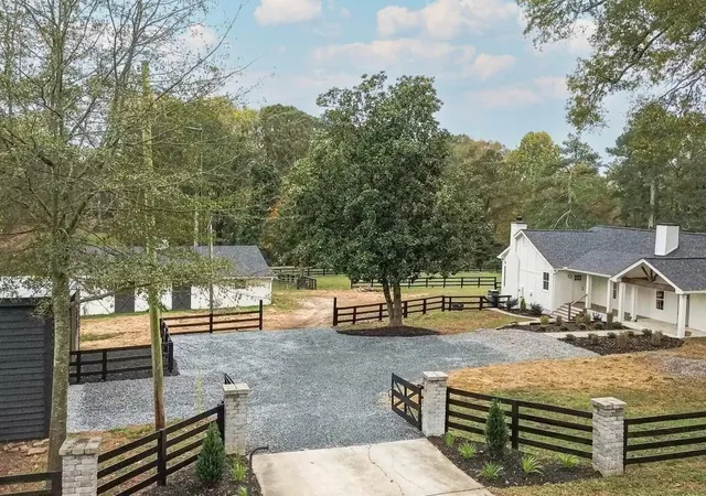 2nd image of 15585 Thompson Rd, Alpharetta, GA 30004 | MLS# 7746964