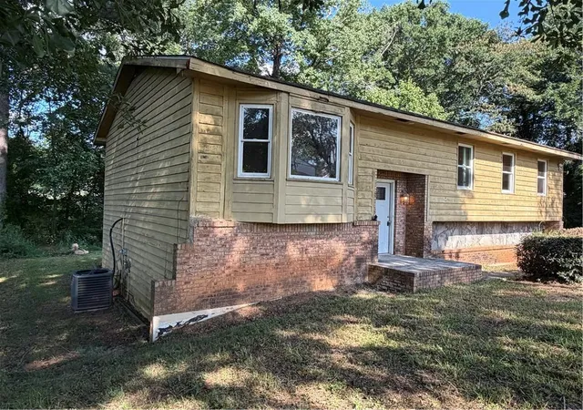 Photo 1 of Single family home for sale at 984 Beaver Ruin Rd, Norcross, GA 30093 | MLS# 7825099 | Listing updated on 2026-08-29