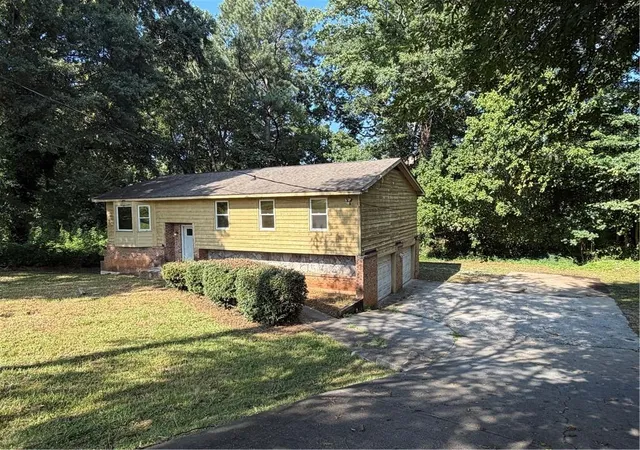 Photo 2 of Single family home for sale at 984 Beaver Ruin Rd, Norcross, GA 30093 | MLS# 7825099 | Listing updated on 2026-08-29