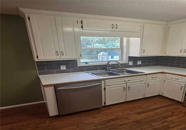 Photo 4 of Sale Pending at 2 Little Doe Ln, Jasper, GA 30143 | MLS# 7814018 | Listing updated on 2026-10-05
