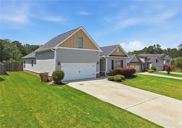 Photo 2 of Single family home for sale at 6311 Horizon Ct, Rex, GA 30273 | MLS# 7822692 | Listing updated on 2026-09-21
