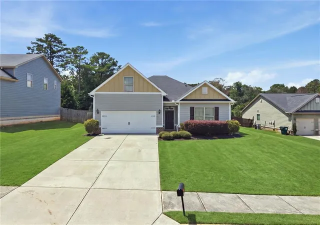 Photo 3 of Single family home for sale at 6311 Horizon Ct, Rex, GA 30273 | MLS# 7822692 | Listing updated on 2026-09-21
