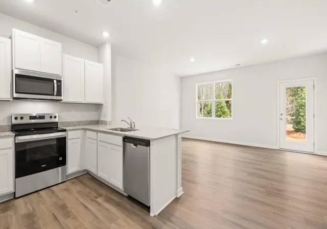 Photo 3 of Sale Pending at 6025 Skylar Dr, Atlanta, GA 30331 | MLS# 7821454 | Listing updated on 2026-09-28