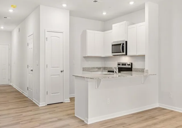 Photo 4 of Sale Pending at 6025 Skylar Dr, Atlanta, GA 30331 | MLS# 7821454 | Listing updated on 2026-09-28